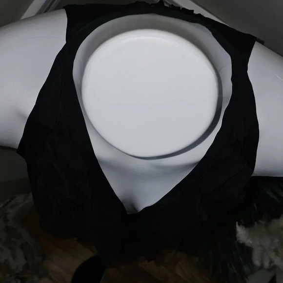 VINCE Sleeveless Blouse - Picture 2 of 9